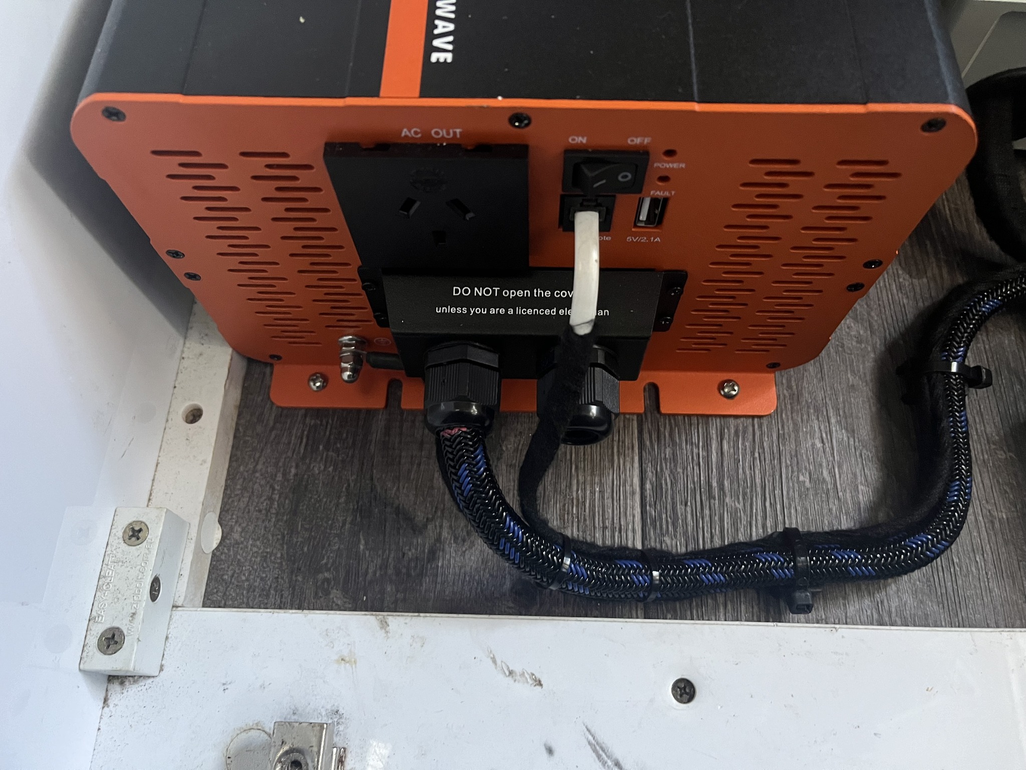240V AC outlet installation